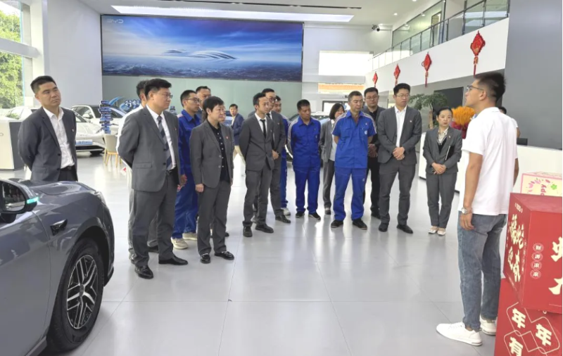 汽貿(mào)公司黨支部開展&ldquo;走出去、學(xué)進(jìn)來，改作風(fēng)、促發(fā)展&rdquo;貫徹中央八項(xiàng)規(guī)定精神學(xué)習(xí)教育走深走實(shí)主題黨日活動(dòng)