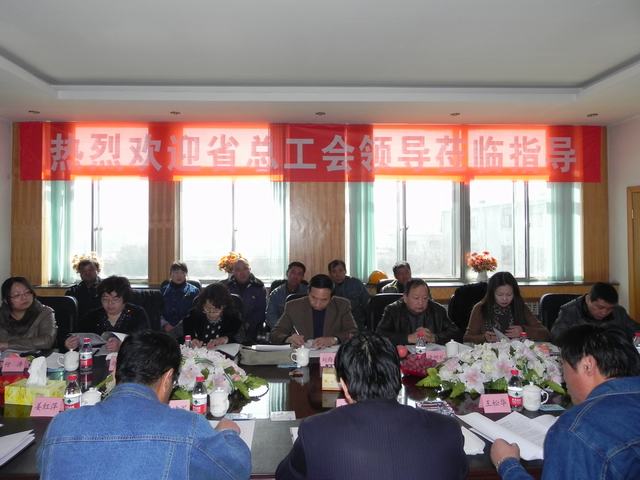 深入車間班組、&ldquo;零距離&rdquo;接觸職工、體驗(yàn)職工生活、傾聽職工心聲